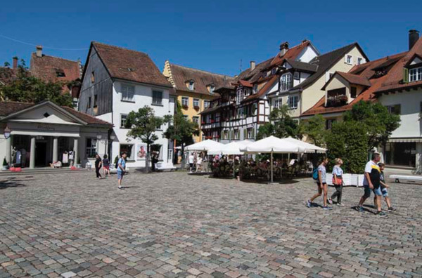 cropped-1653309394-meersburg-schlossplatz-800px