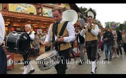 Das Ulmer Volksfest 2019: traditionelle Eröffnung mit Festumzug und Fassanstich durch Ulms OB Czisch